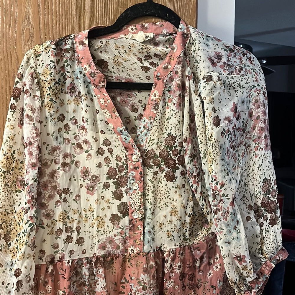 Cute dress. Worn 1-2 times.